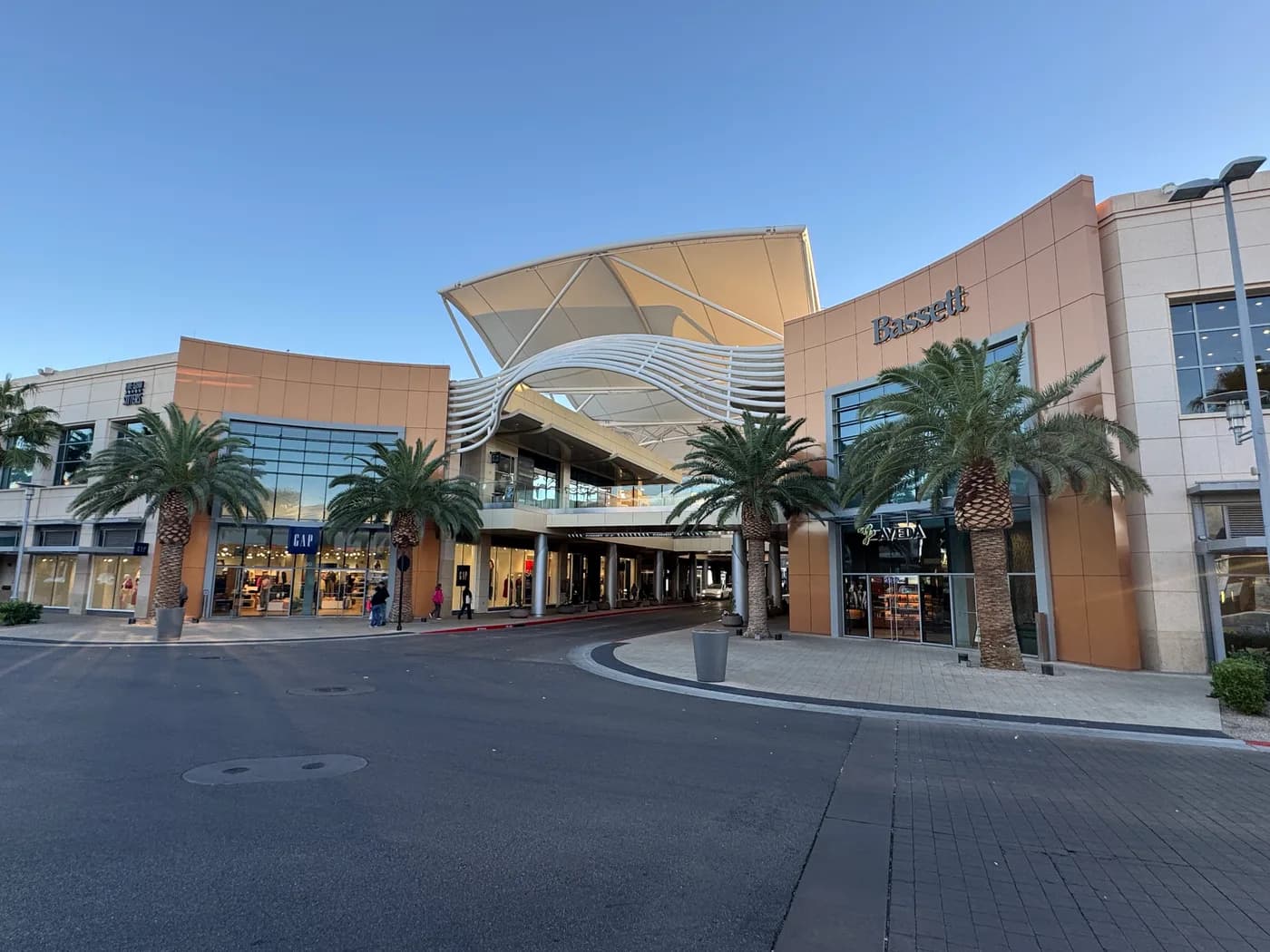 Shops and palm trees at Downtown Summerlin